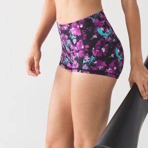 Lululemon Wunder Short - size 10, 2 inch inseam